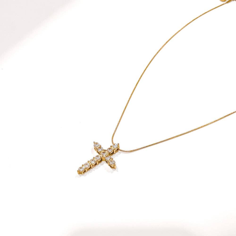 Hannah Diamond Cross Necklace WATERPROOF
